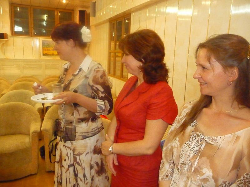 Три девице под окном...  Май 2009 Оздоровительный курс.