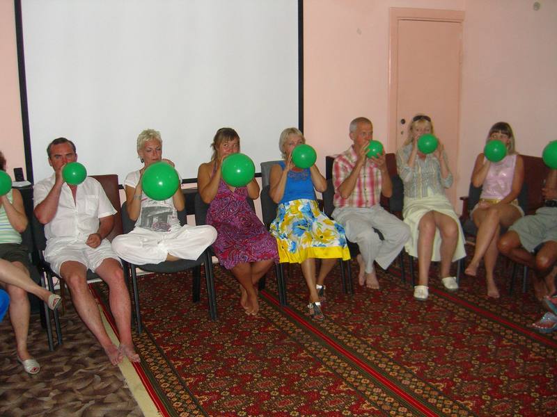 Отряд зеленых шариков...