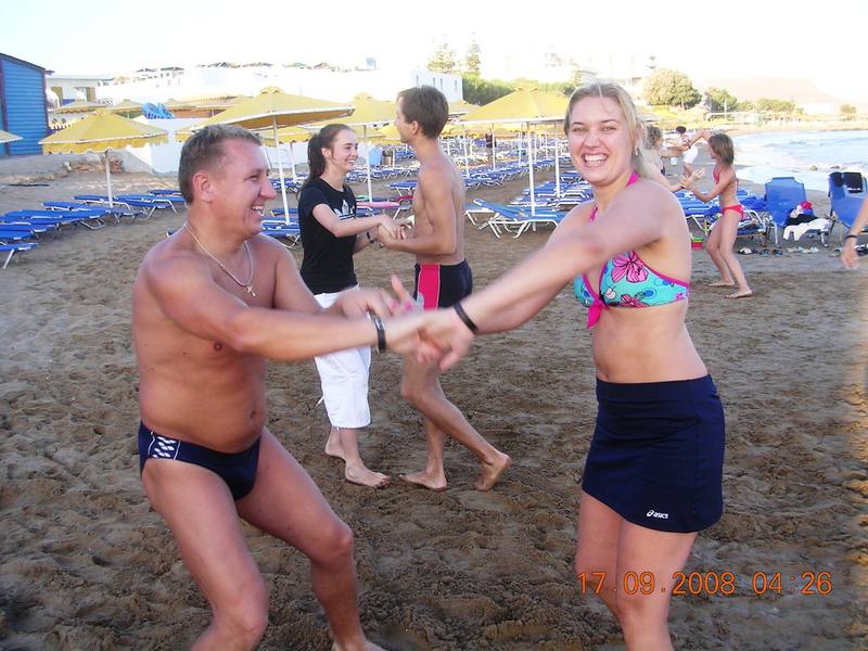 ДЕтские игры на свежем воздухе. Греция 2008 сентябрь