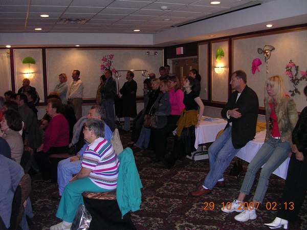 Мест не хватало, даже стояли. Но радости от этого не убавилось!