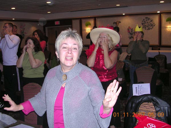 Танцы, танцы танцуют девченки!